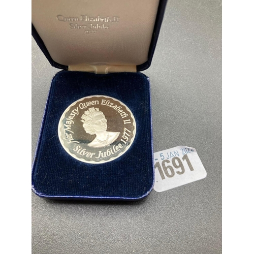 1691 - A Large 1977 Silver Jubilee  Royal Mint Medal, Boxed