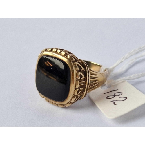 182 - A Onyx Gents Signet Ring 9Ct Size T 8 Gms