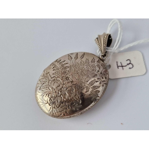 43 - A Art Nouveau Silver Locket