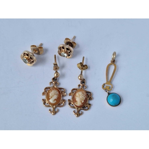 68 - Two Pairs Of 9Ct Earrings And A 9Ct Turquoise Pendant 3.8G