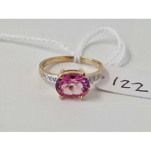 122 - A Pink Tourmaline Single Stone Ring With Diamond Set Shoulders 14Ct Gold Size P