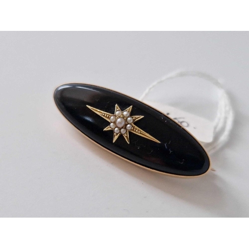 150 - A Onyx And Pearl Mourning Brooch 9Ct