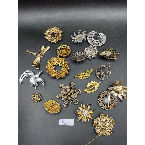 161 - Twenty Assorted Costume Brooches