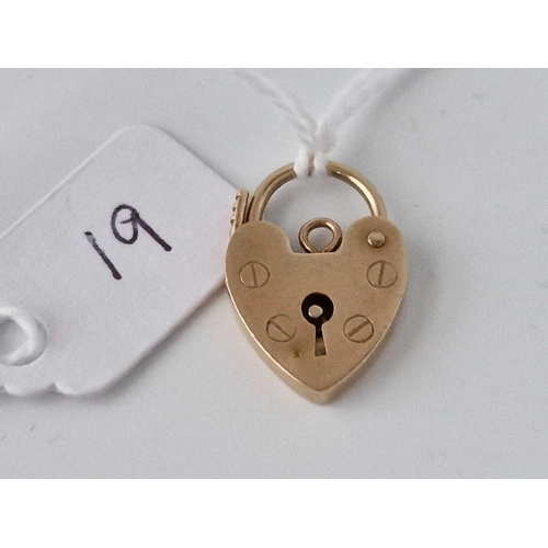 19 - A Heart Padlock Clasp 9Ct 1.4 Gms