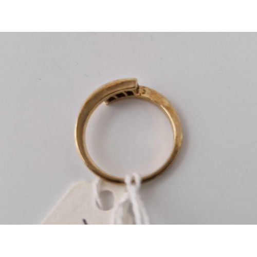 191 - A Three Stone Dress Ring 9Ct Size P 2.8 Gms