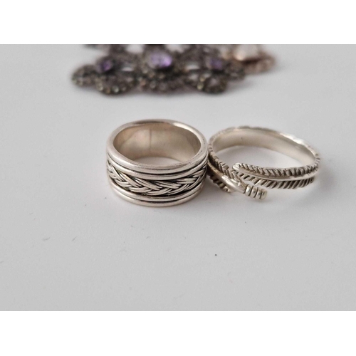 198 - Silver Brooches Rings Etc. 38 Gms