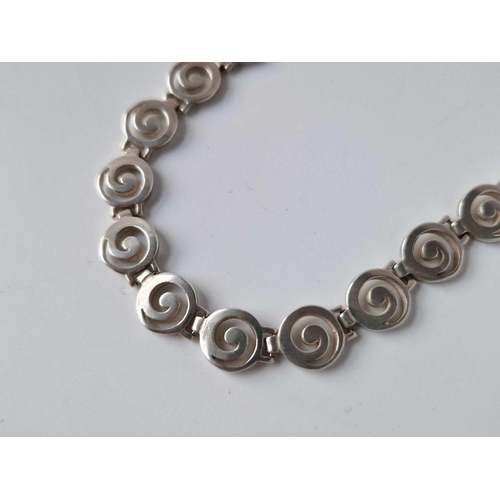 245 - A Silver Swirl Necklace 15 Inch 35 Gms