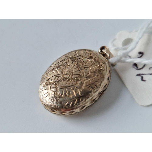 252 - A Victorian Oval Locket 15Ct Gold Tested