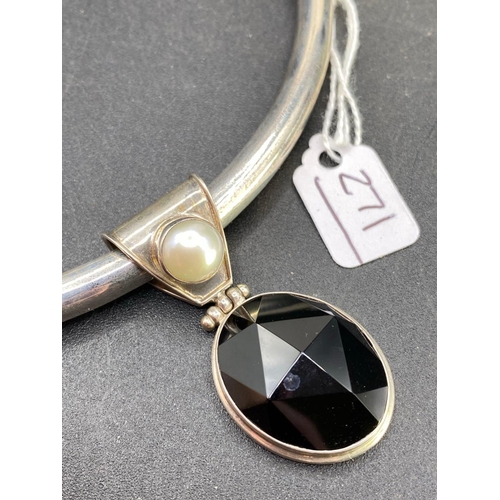 271 - A Designer Stirling Silver Onyx Stone And Pearl Choker 44 Gms