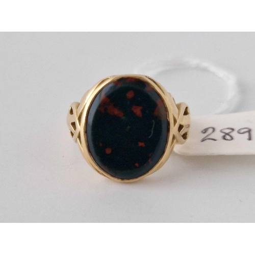 289 - A Gents Blood Stone Ring 18Ct Gold Size R 8.1 Gms