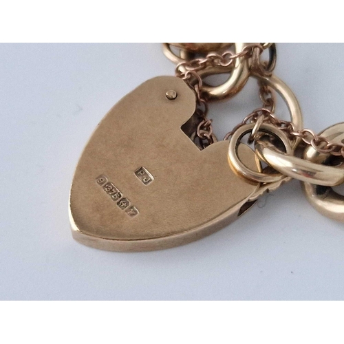 3 - A Good Heavy Gold Bracelet With Padlock Clasp 9Ct 7 Inch 47.8 Gms