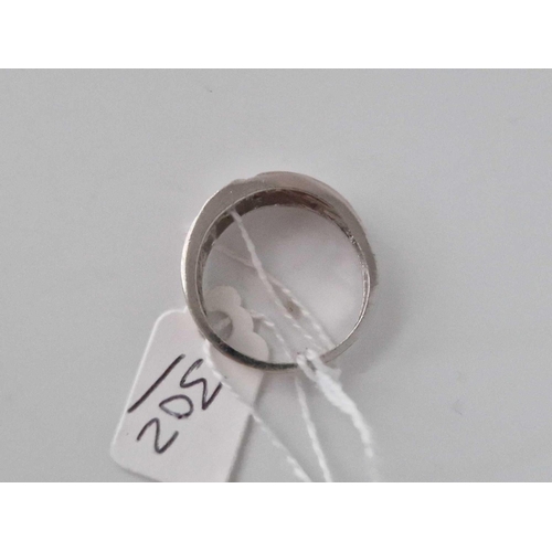 302 - A White Gold Diamond Set Ring 9Ct Size U 2.9 Gms