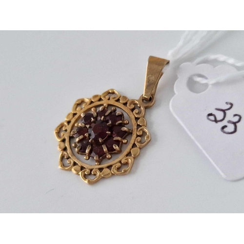 33 - A Garnet Cluster Pendant 9Ct 2.2 Gms