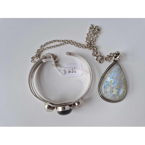 336 - A Rainbow Moonstone And Labradorite Bangle And Moons Tone Tear Drop Pendant On Belcher Link Chain 21... 