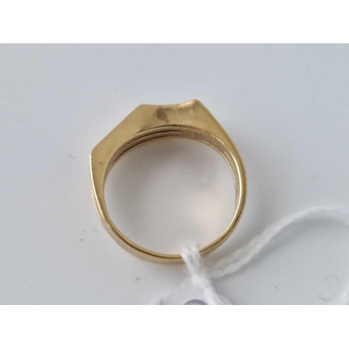 357 - A Two Row Abstract Diamond Ring 18Ct Gold Size M