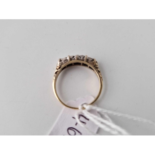 461 - A Antique Five Stone Diamond Ring 18Ct Gold Size N 2.5 Gms