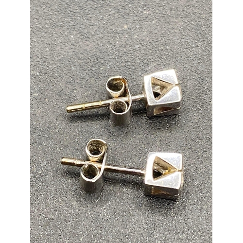 504 - A Pair Of White Gold Diamond Stud Earrings 18Ct Gold Boxed 2.1 Gms