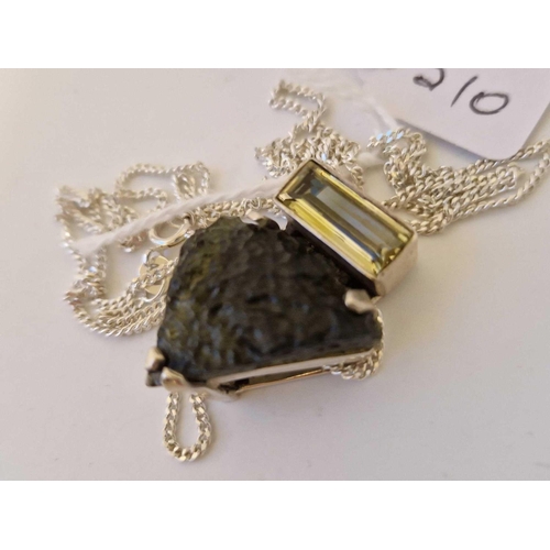 510 - A Silver Moldavite Stone Pendant Necklace