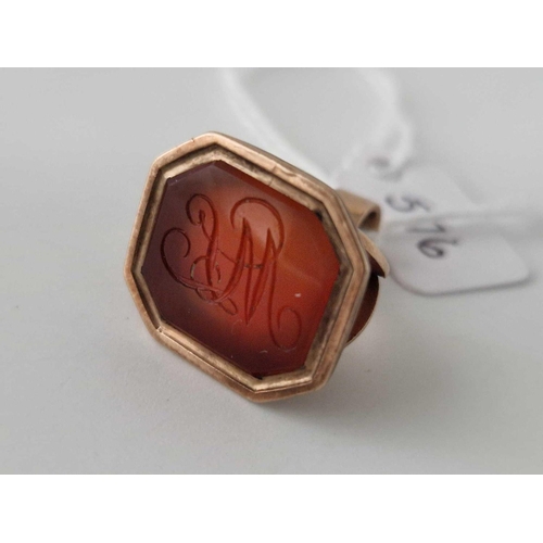 576 - A Antique Gold Fob Seal With Carnelian 6.7 Gms