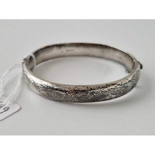 599 - A Silver Hinged Bangle