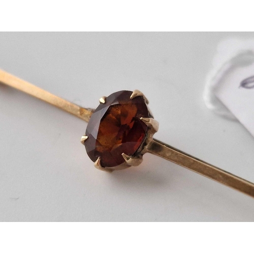 668 - A Garnet Brooch 9Ct 2.7 Gms