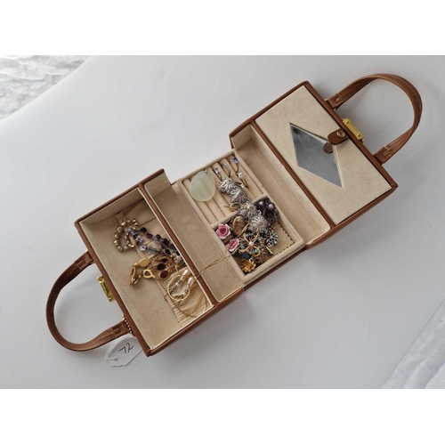 72 - A Charming Jewellery Box In The Form Of A Handbag With Jewellery Contents