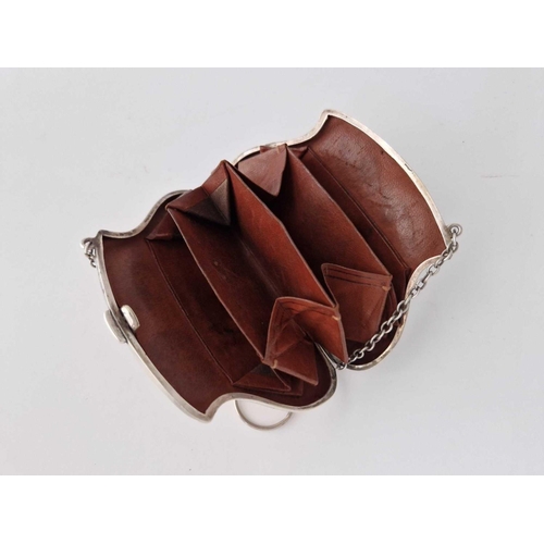 828 - A Purse With Fitted Interior And Chain, Birmingham 1912