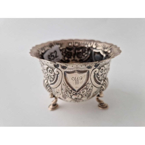 852 - A Late Victorian Embossed Bowl On Three Hoof Feet, 4 Inches Wide, London 1896 By Jmj, 132 G.