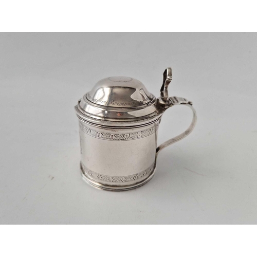 889 - A Georgian Style Mustard Pot In The Form Of A Tankard With Blue Glass Liner, Birmingham 1916 By Tea,... 