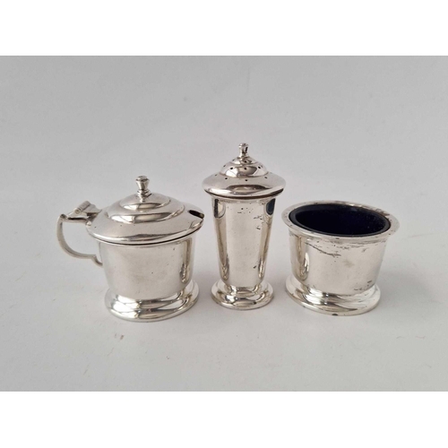 907 - An Art Deco Style Three Piece Cruet Set, Birmingham 1954, 105 G. Exc Bgls