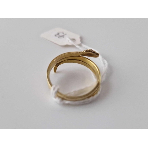 93 - A Snake Ring 14Ct Gold Size R 3.8 Gms