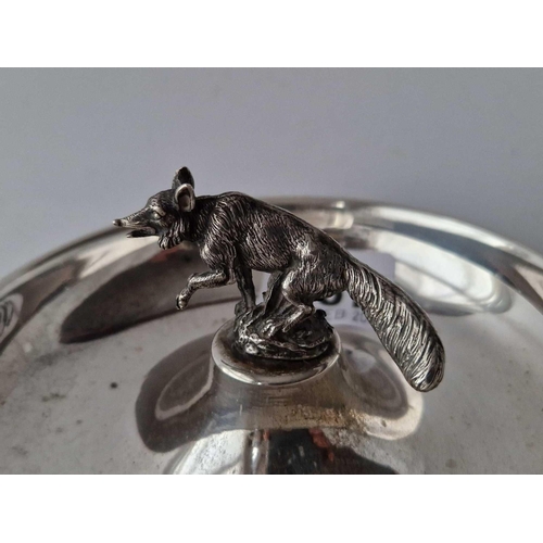 931 - A Silver Mounted Dish Surmounted With A Fox, 4.25 Inches Wide, Unmarked 134 G.