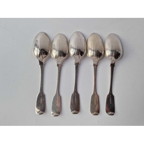 960 - Set Of Five Irish Crested Dessert Spoons. Fiddle Pattern . Dublin 1871.By J S 208 Gm