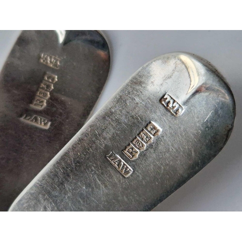 962 - Pair Of Georgian Irish Fiddle Pattern Dessert Spoons. Dublin 1837 By T T . 60 Gm