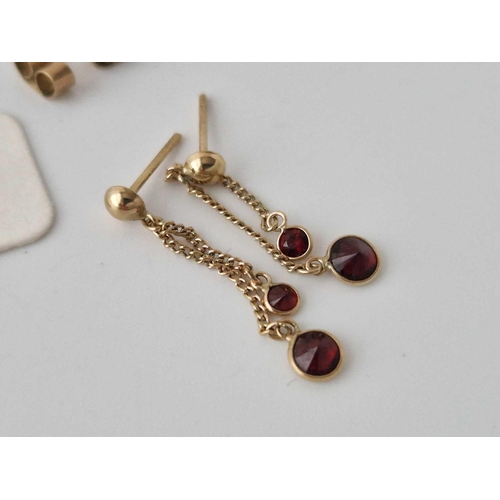 98 - A Pair Of Garnet Drop Earrings