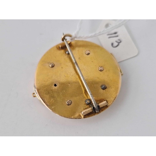 113 - AN UNUSUAL CIRCULAR GOLD BROOCH, 15ct, 9.3 g