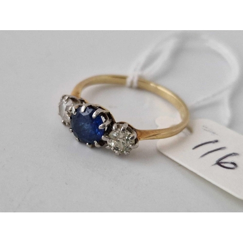 116 - A DIAMOND AND SAPPHIRE RING, 18ct, size P, 3 g