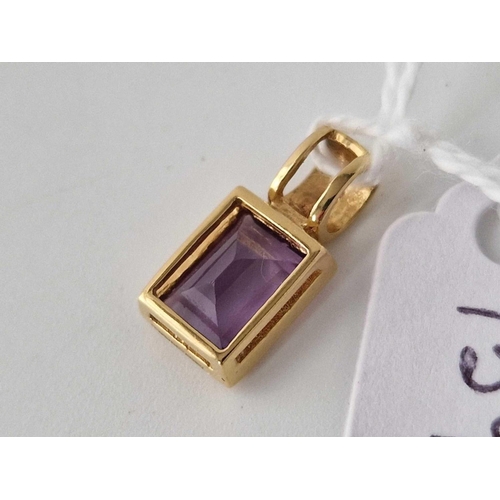 139 - A amethyst pendant 18ct gold 1.4 gms