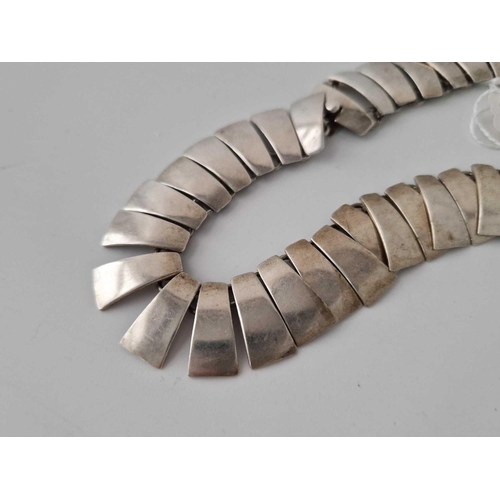 143 - A silver collar with flat panels, 14.5 inch, 89 g