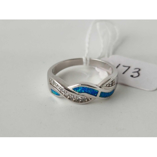 173 - A white gold blue stone ring 10ct gold size S 3.3 gms