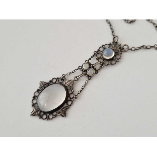 18 - A silver moonstone drop pendant necklace 17 inch