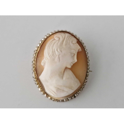 198 - Two cameo brooches