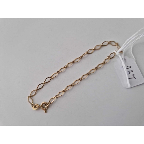 237 - A 9ct bracelet, 7 inch, 1.4 g