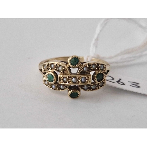 263 - Vintage emerald & pearl 9ct ring size N 3.2g