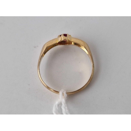 264 - Ruby and diamond 18ct gold ring size N 2.2g