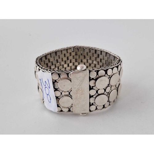 300 - A wide silver flexible bracelet 7 inch 125 gms