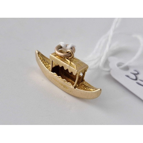 333 - A gondola charm 9ct