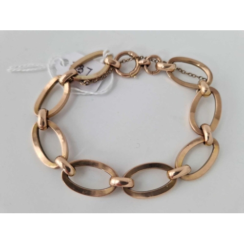 337 - A CURVED OVAL LINK BRACELET 9CT 7 INCH 11.8 GMS