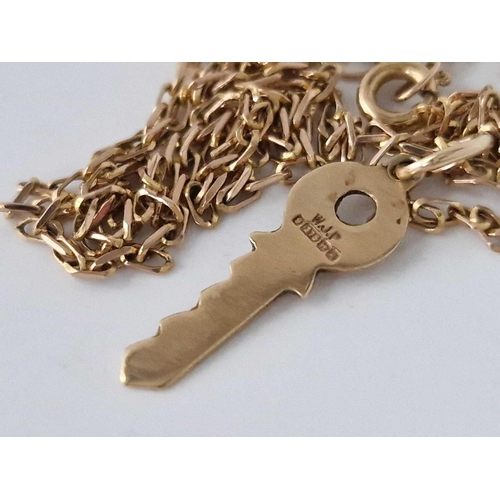 342 - A gold key pendant and neck chain 9ct 16 inch 2,4 gms