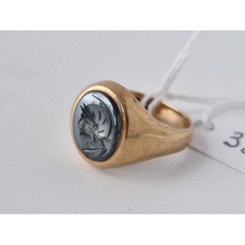 386 - A gents intaglio signet ring, 9ct, size R, 6.2 g